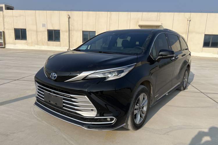 Used Toyota Sienna 2021 2.5L Hybrid Platinum Edition