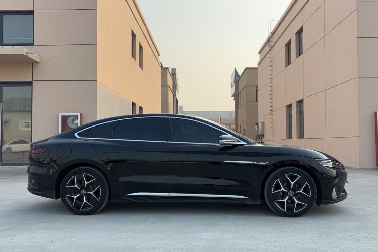 Used BYD Han 2024 EV Glory Edition 605KM Front-Wheel-Drive Premium Model
