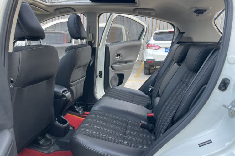 Used Honda Vezel 2017 1.8L CVT Front-Wheel Drive Pioneer Edition