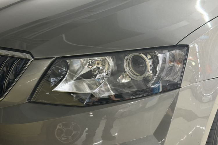 Used Skoda Octavia 2017 Classic Model 1.6L Manual Comfort Edition