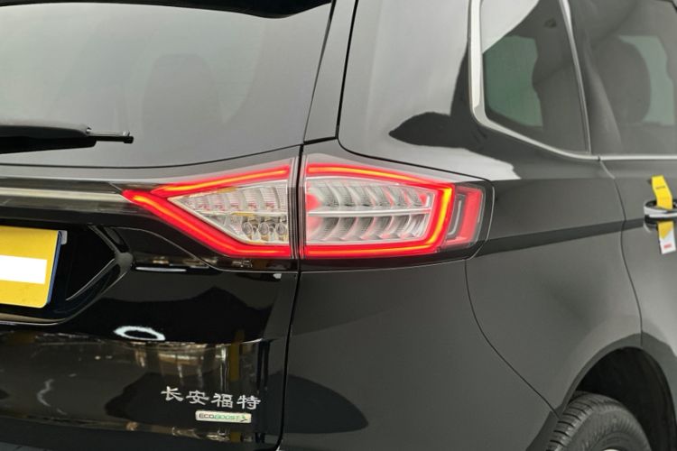 Used Ford Edge 2018 EcoBoost 245 Two-Wheel-Drive Titanium 7-Seater China V Standard
