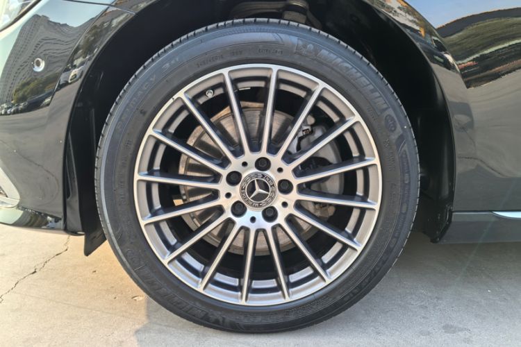 Used Mercedes-Benz E-Class 2023 Facelift E 260 L
