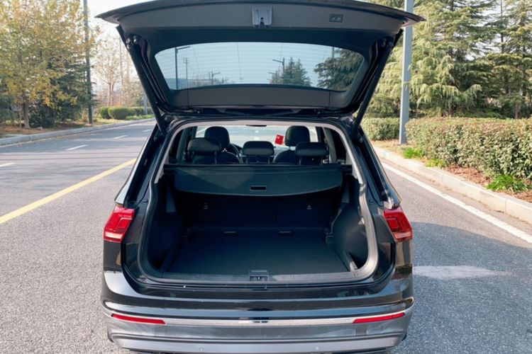 Used Volkswagen Tiguan L 2019 Revised 330TSI Automatic Two-Wheel Drive Smart & Luxury Edition China VI Standard
