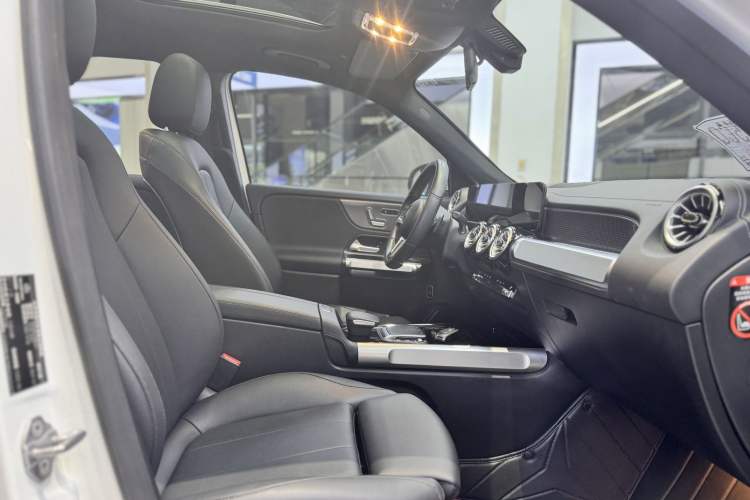 Used Mercedes-Benz GLB 2021 GLB 200 Fashion Model
