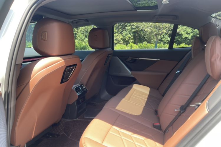 Used BMW i5 2024 eDrive 35L Luxury Package