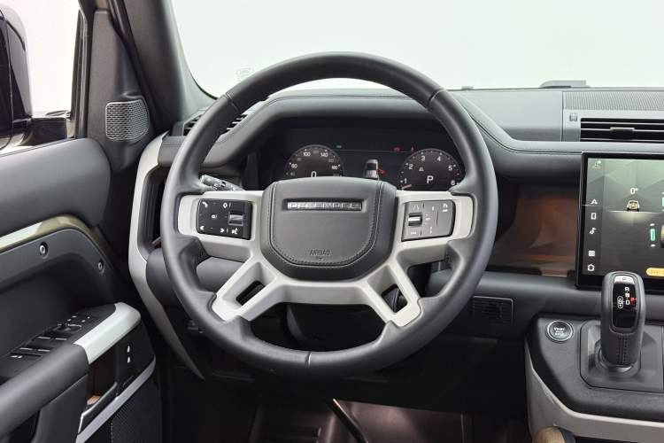 Used Land Rover Defender 2023 110 3.0T P400 X-DYNAMIC HSE
