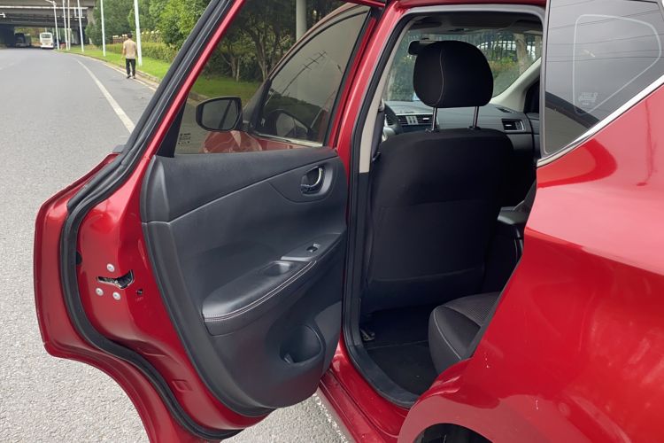 Used Nissan Tiida 2016 1.6L CVT Cool Dynamic Edition
