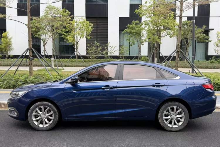 Used Geely Auto Emgrand GL 2017 1.8L Manual Elite Model
