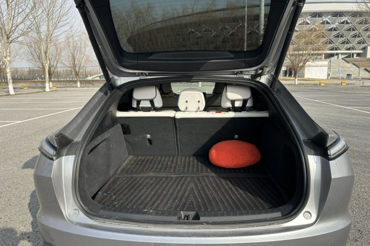 Used ONVO L60 2024 60 kWh Rear-Drive Version