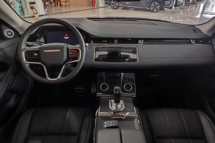 Used Land Rover Range Rover Evoque 2023 Aurora L 249 PS Collins Antique Bronze Special Edition
