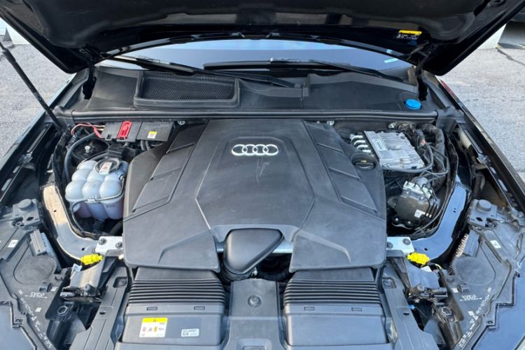 Used Audi Q7 2021 55 TFSI quattro S line Sport model
