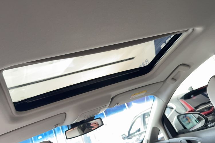 Used Buick GL8 2021 Land Cruiser Executive Class 652T Luxury Model
