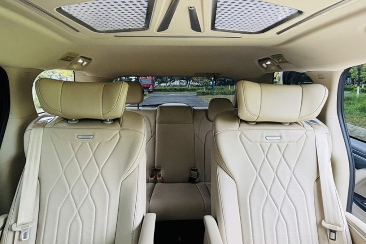 Used Buick GL8 2023 ES Lu Zun Deluxe Model
