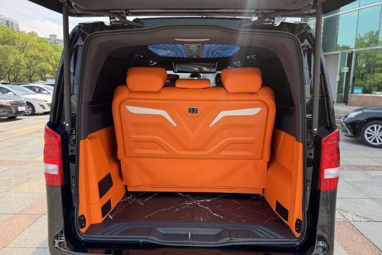 Used Mercedes-Benz Vito 2023 2.0T Elite Version 7 Seats
