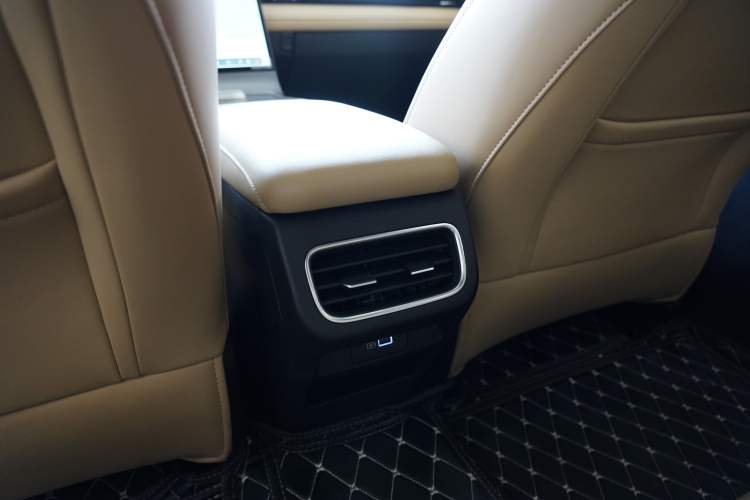 Used  L6 2024 125km PLUS Dragon Edition
