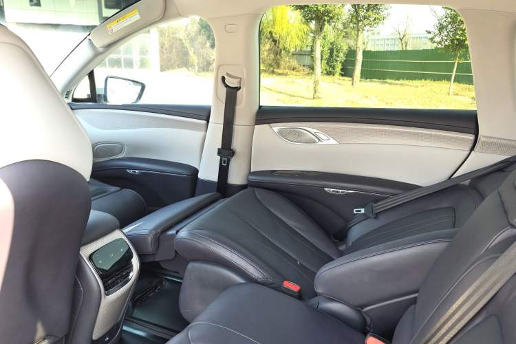 Used  LS7 2023 90 kWh Elite Rear-Drive Version