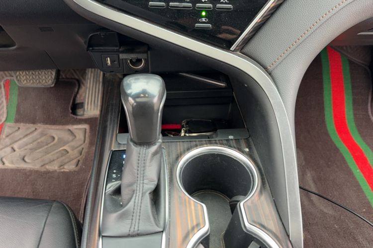 Used Toyota Camry 2018 2.0G Luxury Edition
