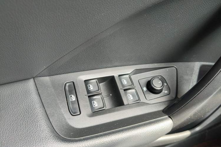 Used Volkswagen Tharu 2019 330TSI Four-Wheel Drive Luxury Edition China VI Standard
