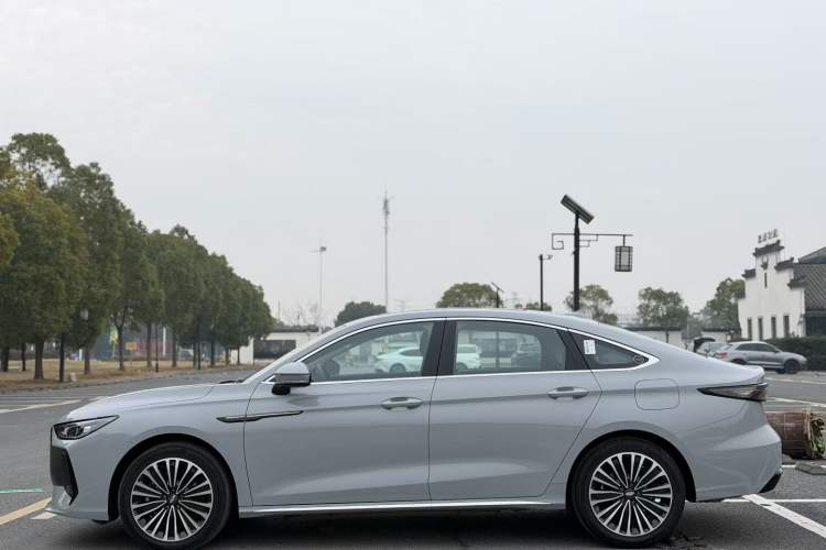 Used Chery Fengyun A8L 2025 1.5 TGDI 145 km Luxury Version
