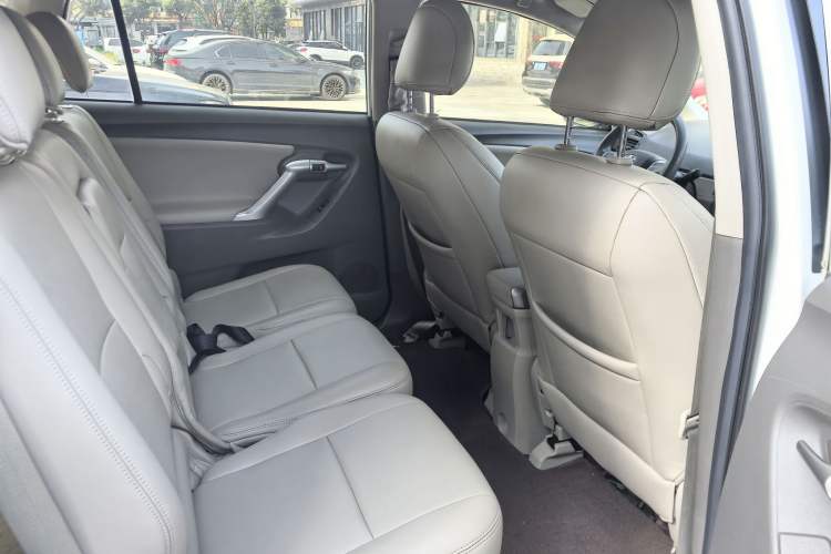 Used Toyota Verso 2015 180E CVT Crossover Edition