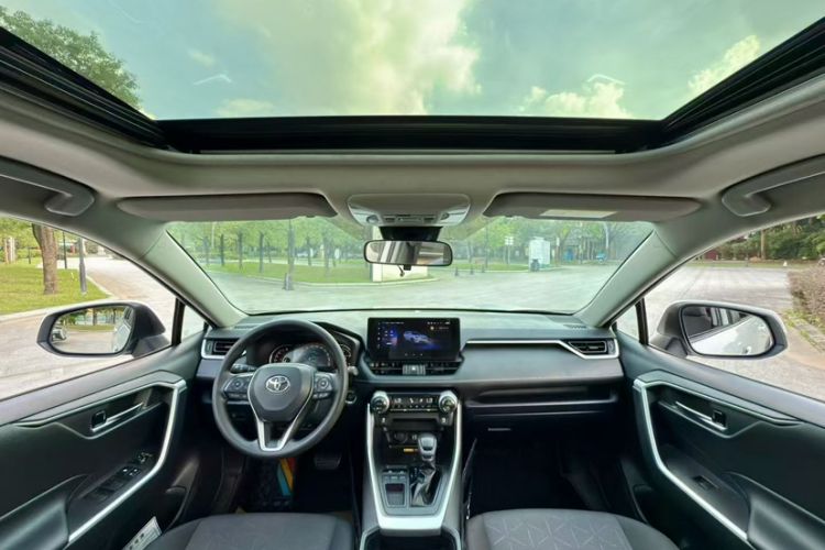 Used Toyota RAV4 2023 2.0L CVT Two-Wheel Drive Fashion Edition
