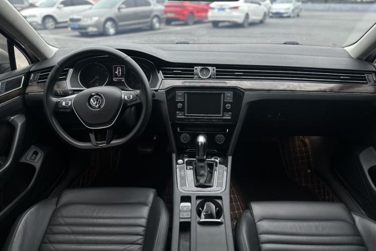 Used Volkswagen Magotan 2019 330TSI DSG Leading Model China VI Standard
