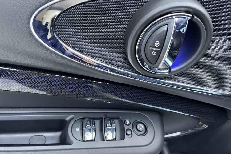 Used  Clubman 2021 1.5T COOPER Connoisseur
