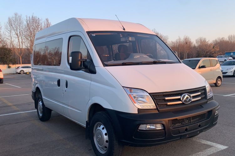 Used SAIC MAXUS Xintu V80 2019 2.5T Classic Edition 6-Speed Manual – Aoyuntong Modified Version Short Wheelbase Mid-Height Roof 5/6 Seats