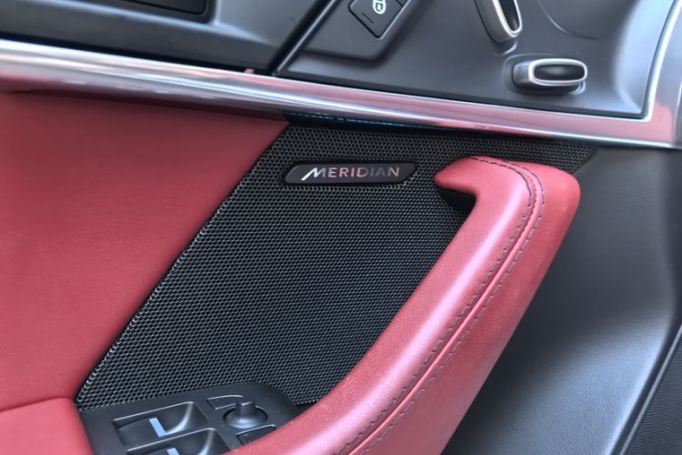 Used Jaguar F-TYPE 2019 2.0T Hardtop Version
