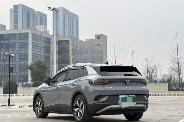 Used Volkswagen ID.4 CROZZ 2021 Long-Range PRO Two-Wheel Drive Version
