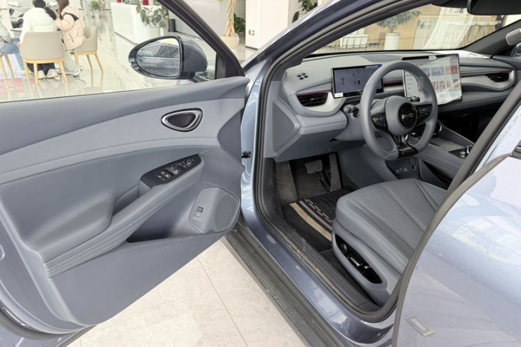 Used Denza Z9 2024 1100 km Four-Wheel Drive Max Version