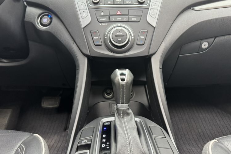 Used Hyundai Santa Fe 2017 2.4L Automatic Two-Wheel Drive Smart Version 5 Seats
