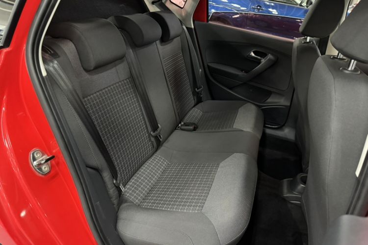 Used Volkswagen Polo 2016 1.6L Automatic Comfort Model
