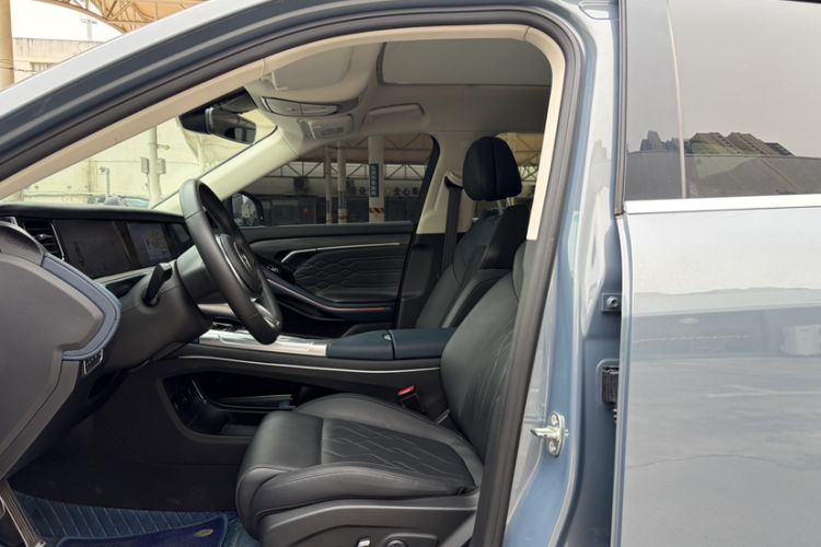 Used VOYAH FREE 2021 Four-Wheel Drive Standard All-Electric Exclusive Luxury Package
