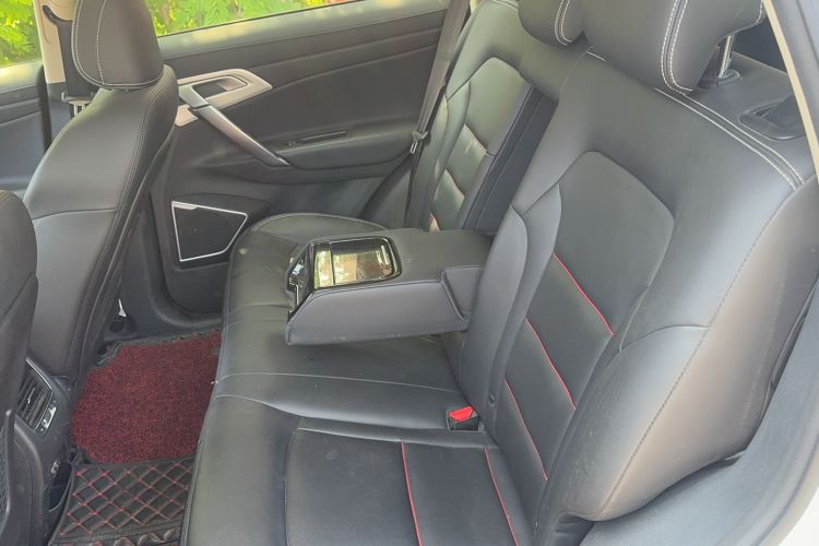 Used Geely Auto Emgrand X7 Sport 2020 1.8TD DCT Two-Wheel Drive Smart Connect 4G-Enabled Version
