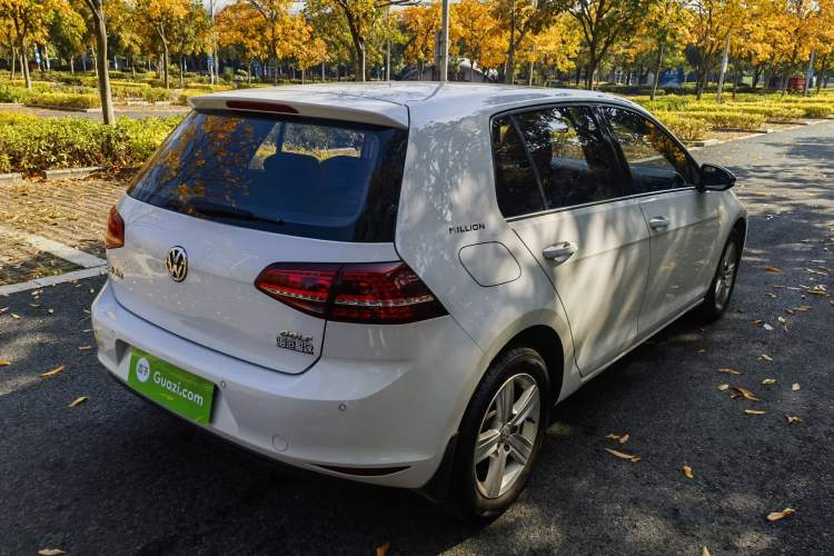 Used Volkswagen Golf 2017 1.6L Automatic Comfort Million-Vehicle Anniversary Edition
