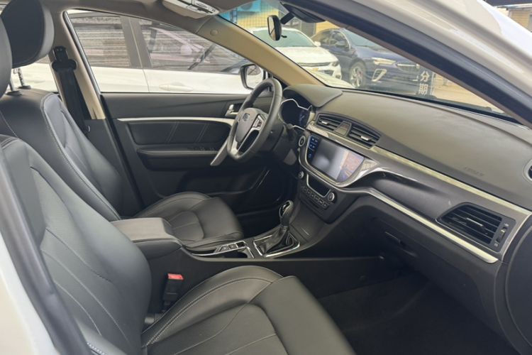 Used Geely Auto Emgrand 2017 Sedan Million Edition 1.5L CVT Upward Version
