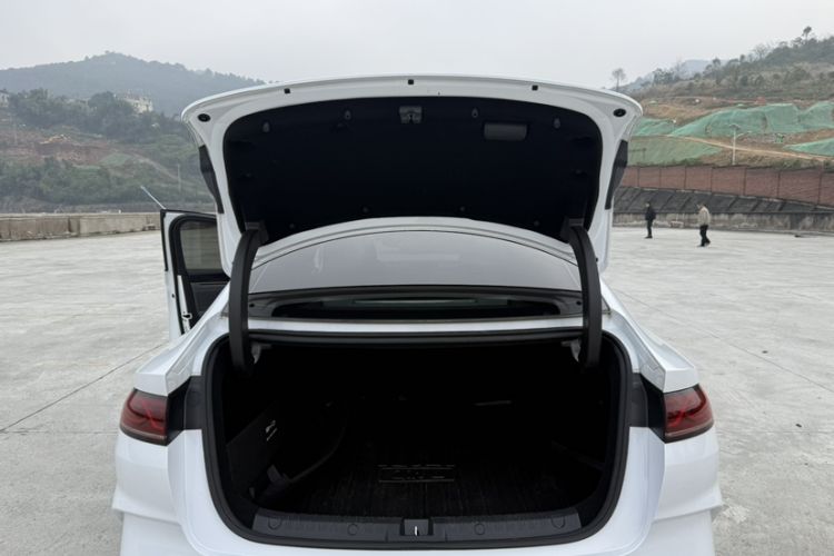 Used BYD Qin L 2024 DM-i 120KM Leading Model
