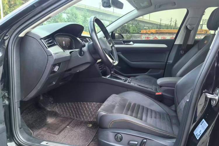 Used Volkswagen Magotan 2021 330TSI DSG 30th Anniversary Edition
