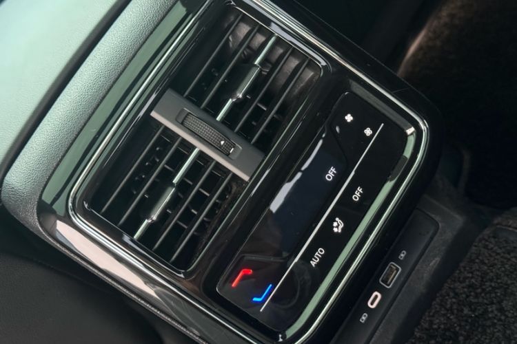 Used Volkswagen Passat 2023 Revised 380TSI Luxury Edition
