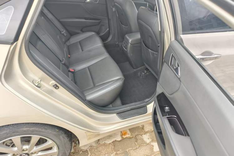 Used Hyundai Mistra 2014 1.8L Automatic Smart GLS
