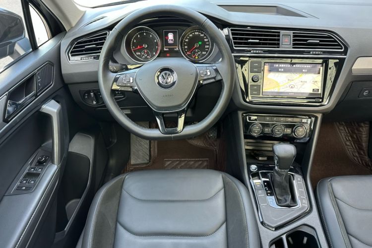 Used Volkswagen Tiguan L 2019 330TSI Automatic Two-Wheel Drive Panoramic Comfort Edition China VI Standard
