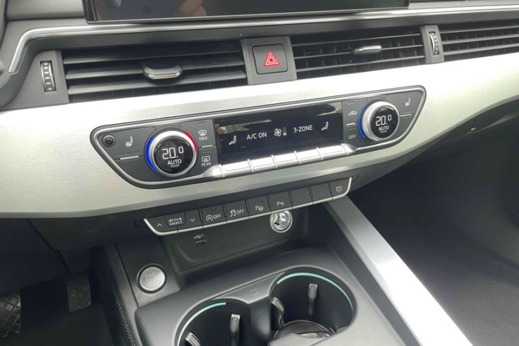 Used Audi A4L 2022 40 TFSI Luxury Dynamic Model
