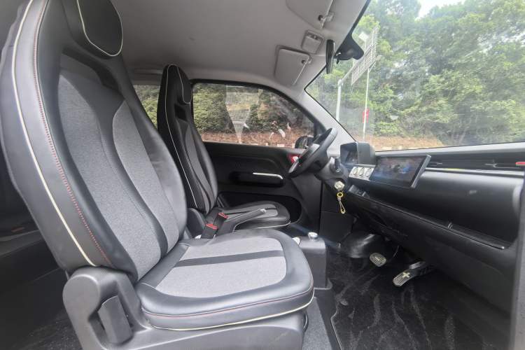 Used Wuling Hongguang MINIEV 2022 GAMEBOY 300km Enthusiast Model with Lithium Iron Phosphate
