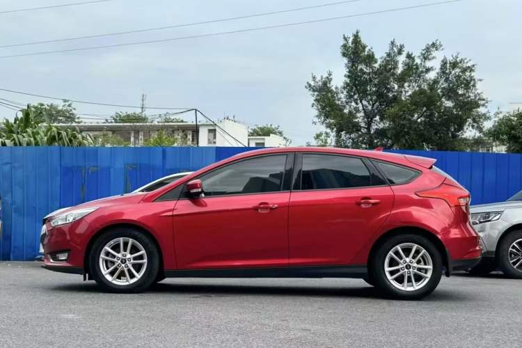 Used Ford Focus 2017 Hatchback EcoBoost 125 Automatic - Ultra-Powerful Style Edition with Smart Drive Features