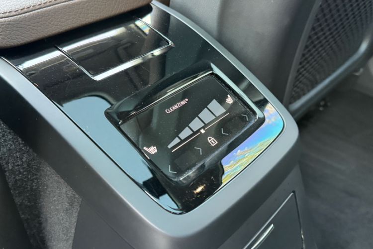 Used Volvo S90 New Energy 2019 T8 E-Drive Hybrid Intelligent Luxury Version China V Standard