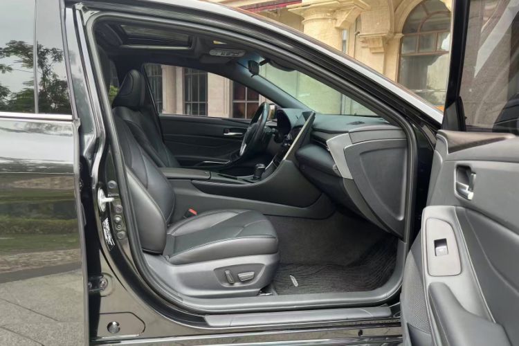 Used Toyota Avalon 2023 2.5L Luxury Edition
