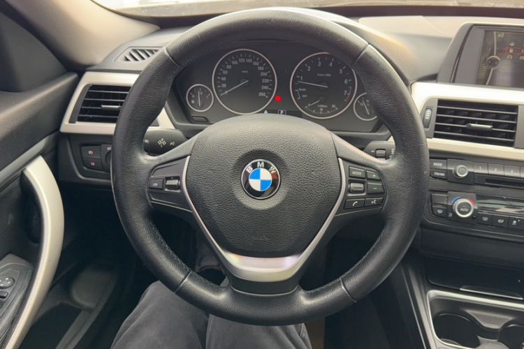 Used BMW 3 Series GT 2013 320i Leading Model
