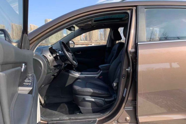 Used Kia Sportage R 2015 2.0L Automatic Two-Wheel Drive DLX Model
