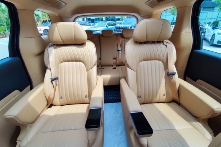 Used VOYAH Dream 2025 PHEV Four-Wheel-Drive Flagship Kunpeng Edition
